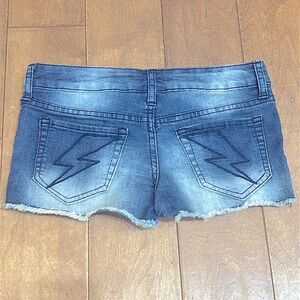 ⚡️Hot Topic Studded Lightening Bolt Y2K Jean Shorts Distressed Denim Size 1